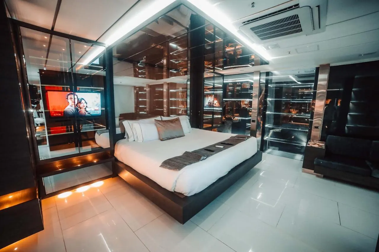 1Million Luxury Suites Medellin Colombia