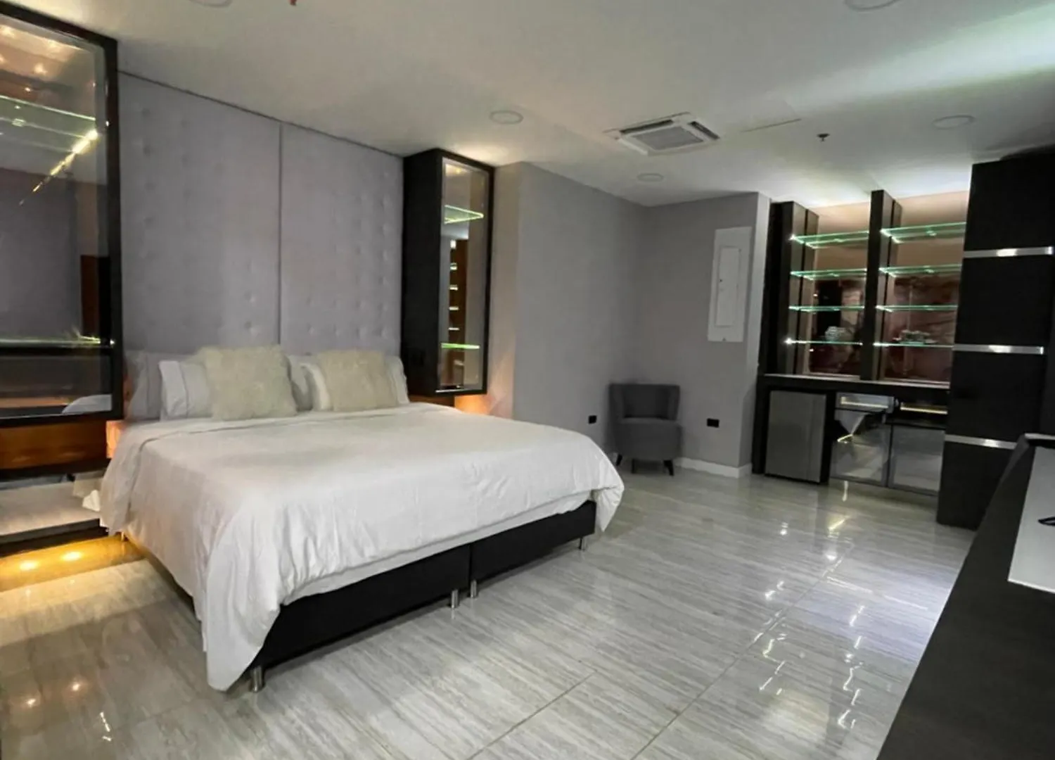 Apartment 1Million Luxury Suites Medellin