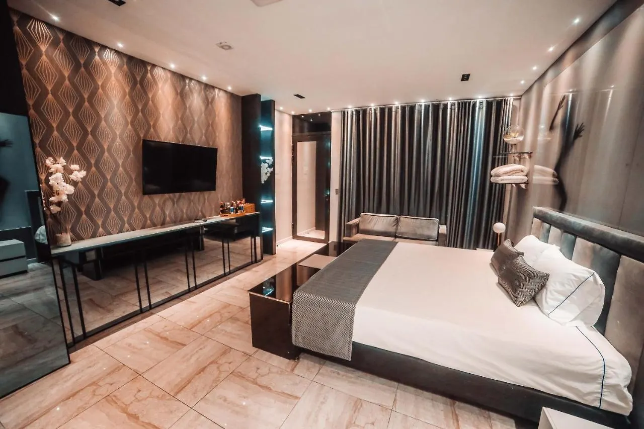1Million Luxury Suites Medellin Apartment
