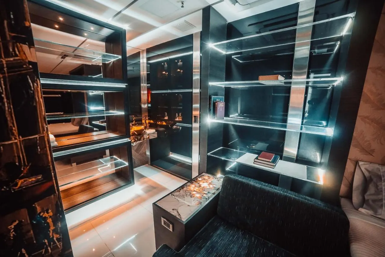 1Million Luxury Suites Medellin 0*,  Colombia