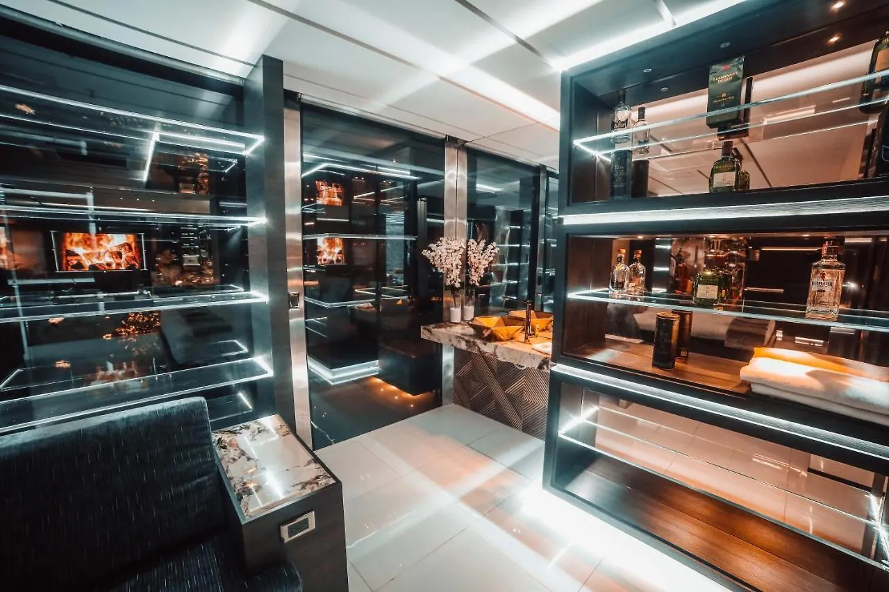 1Million Luxury Suites Medellin Apartment