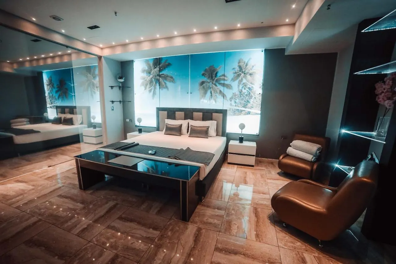1Million Luxury Suites Medellin