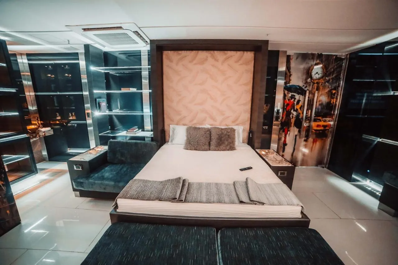 1Million Luxury Suites Medellin Apartment