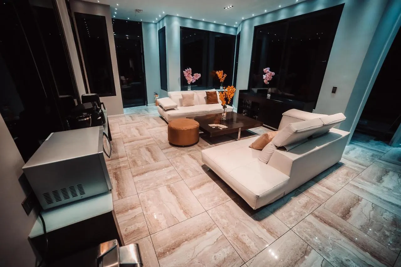 1Million Luxury Suites Medellin Apartment