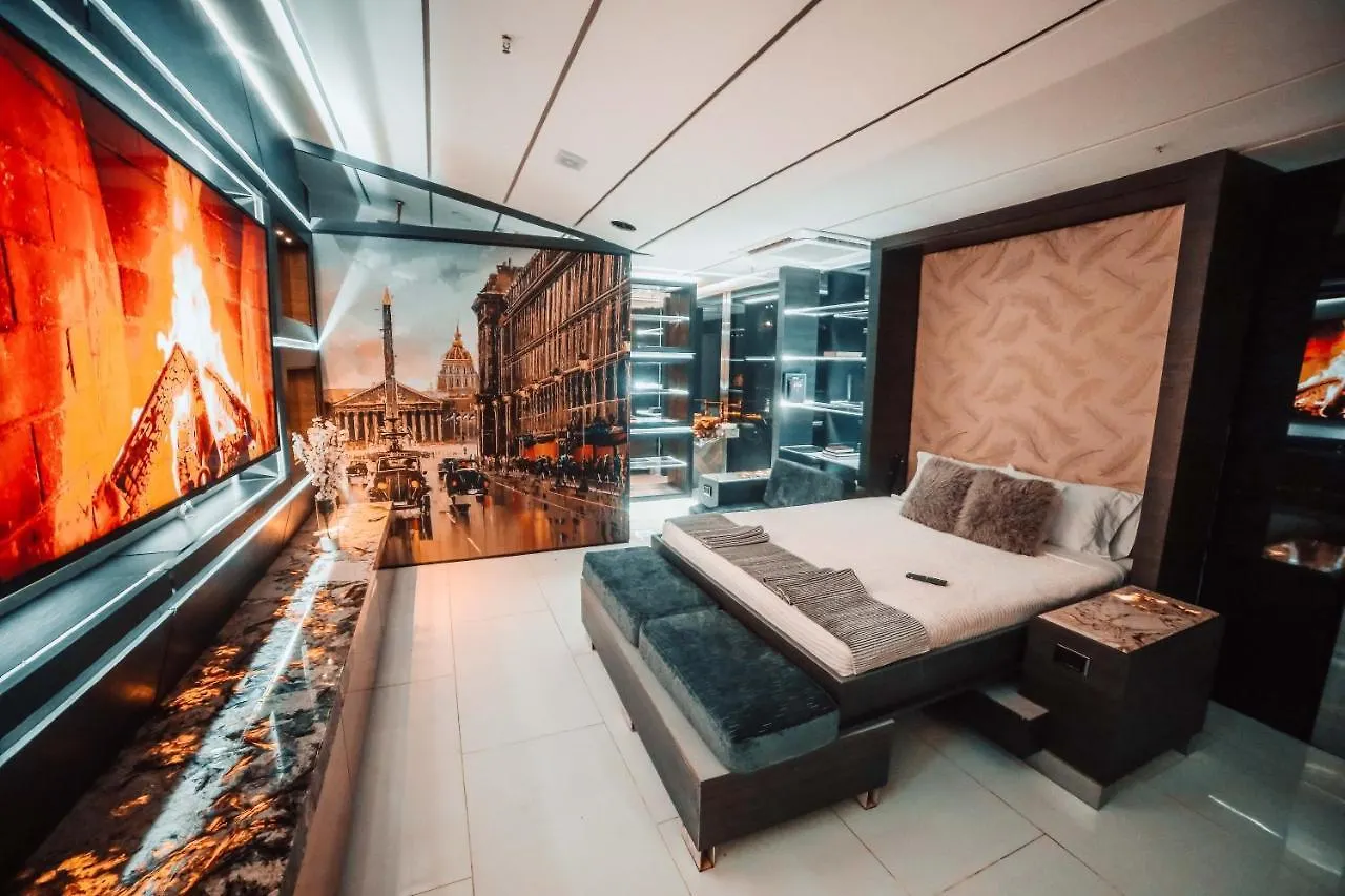 1Million Luxury Suites Medellin Apartment