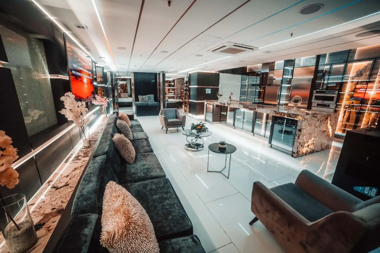 1Million Luxury Suites Medellin 0*,  Colombia
