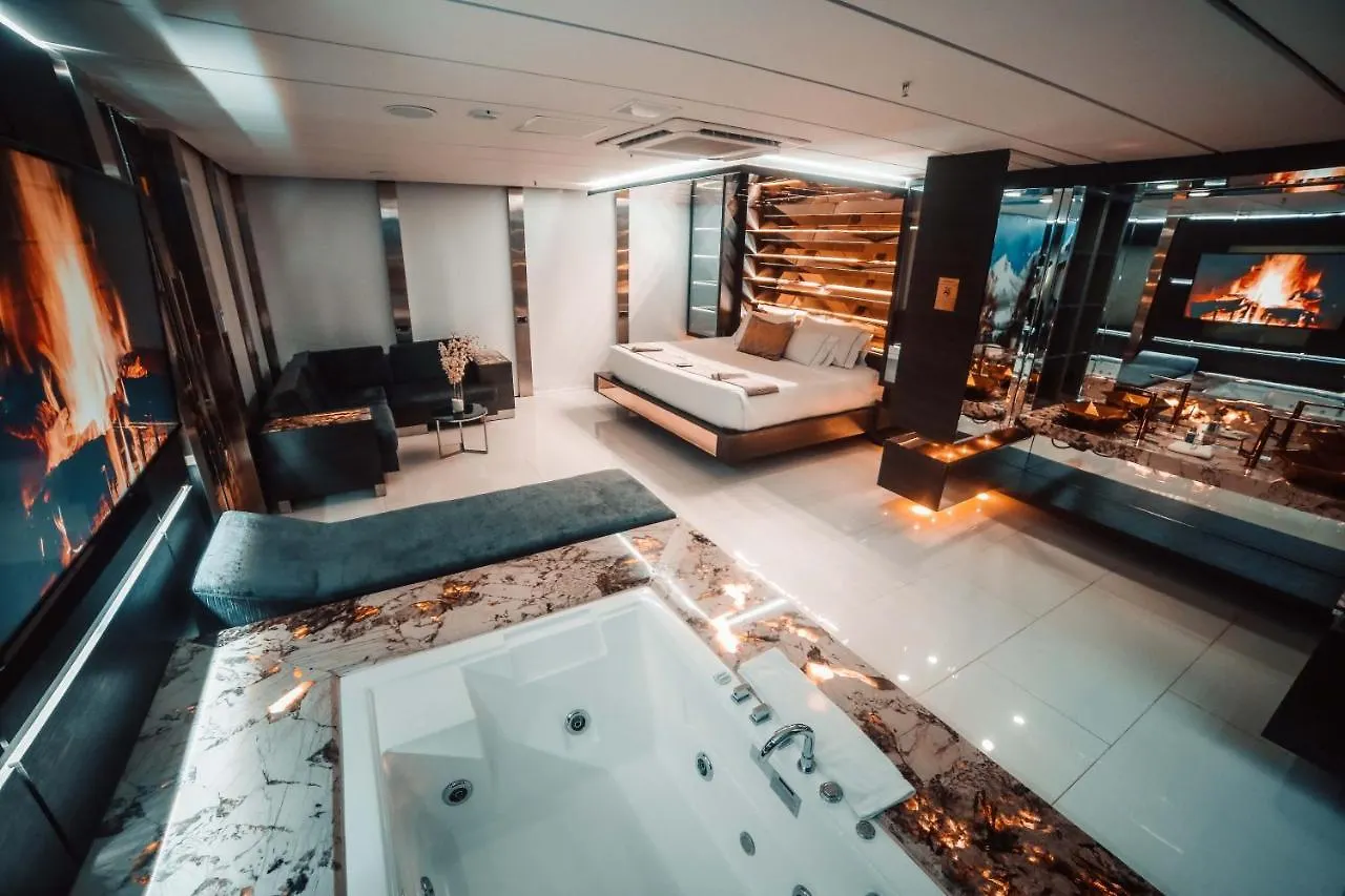 1Million Luxury Suites Medellin Apartment