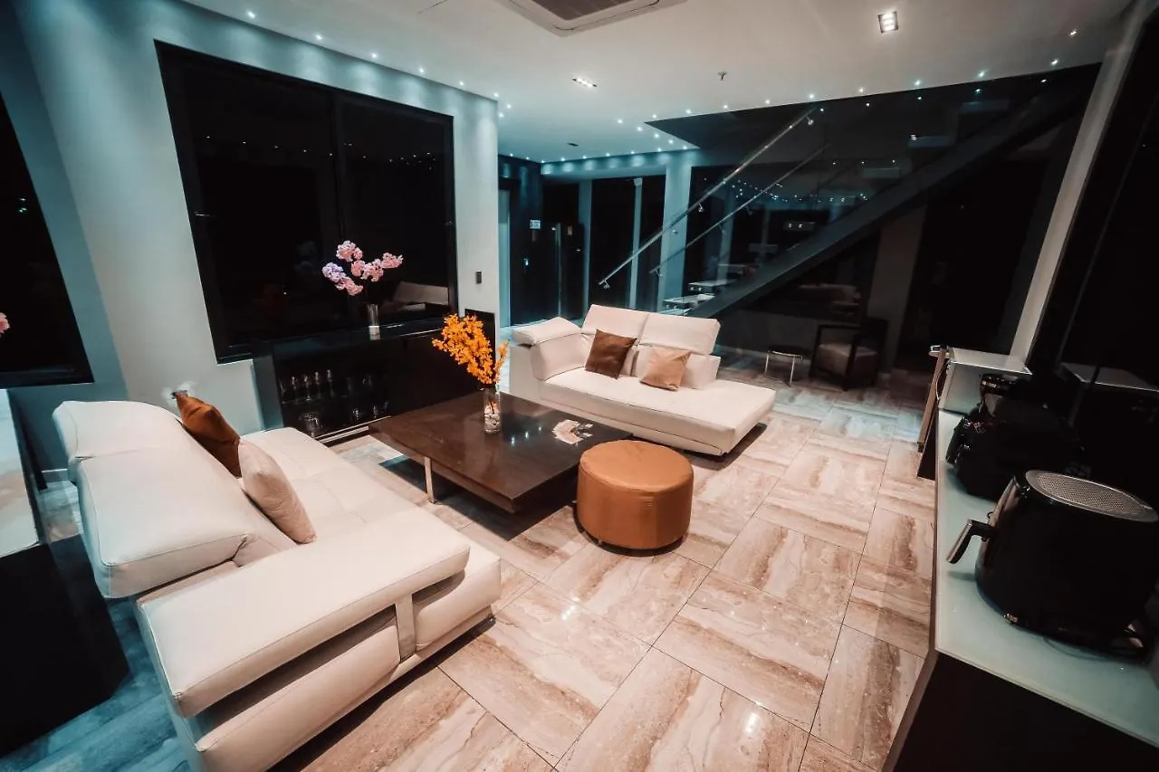 Apartment 1Million Luxury Suites Medellin