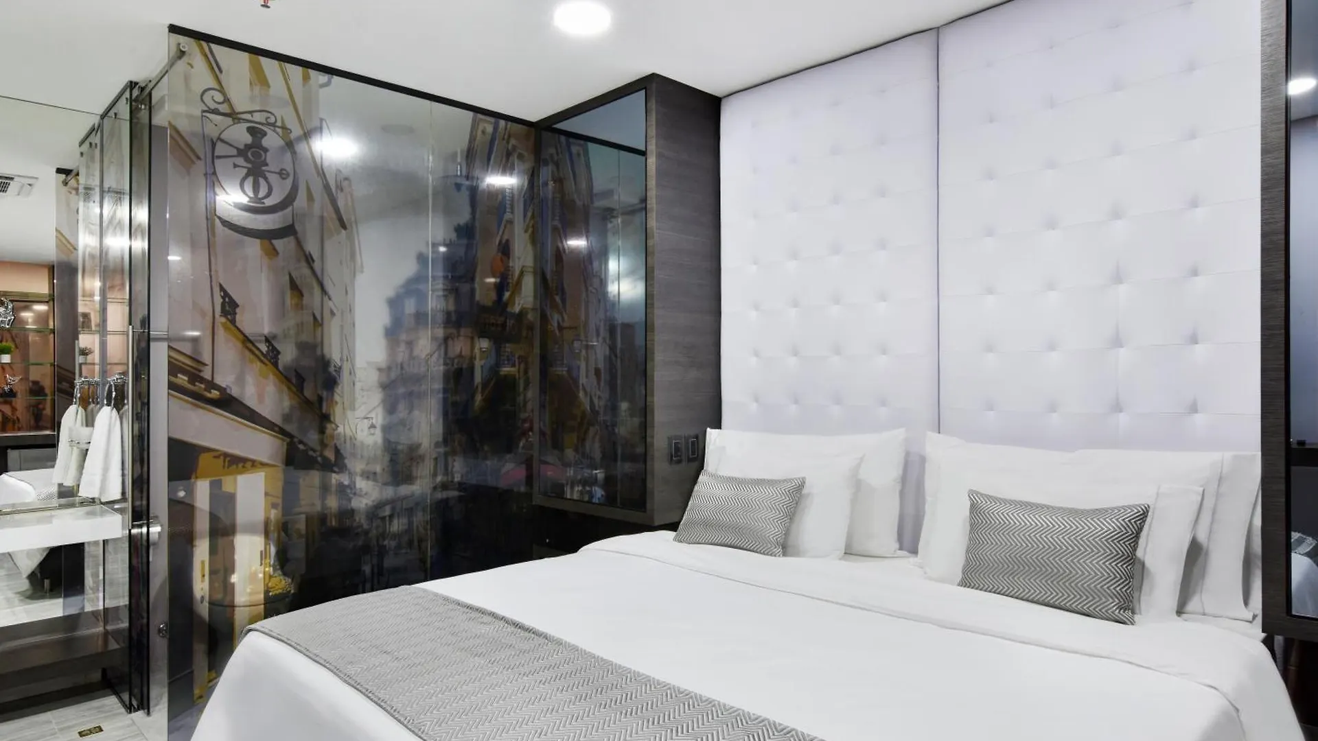1Million Luxury Suites Medellin