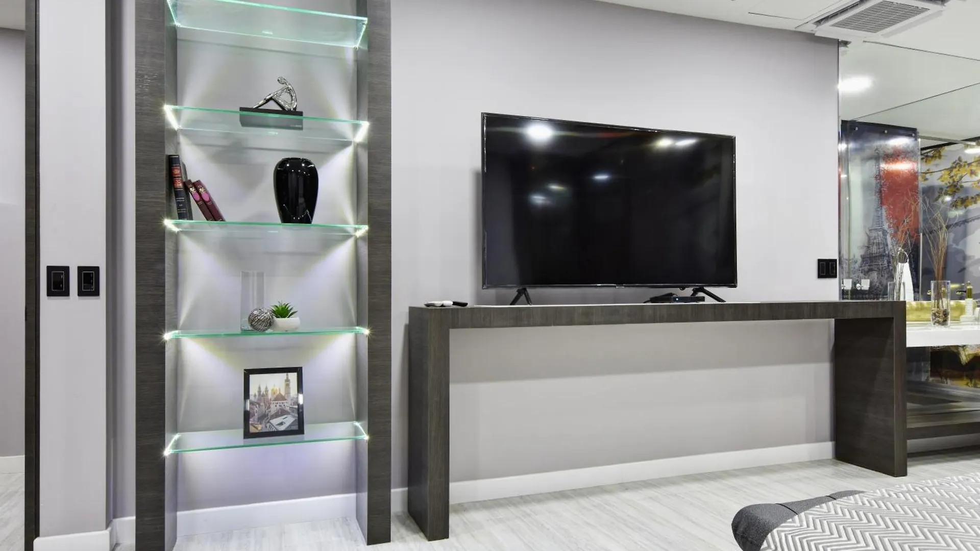1Million Luxury Suites Medellin 0*,  Colombia