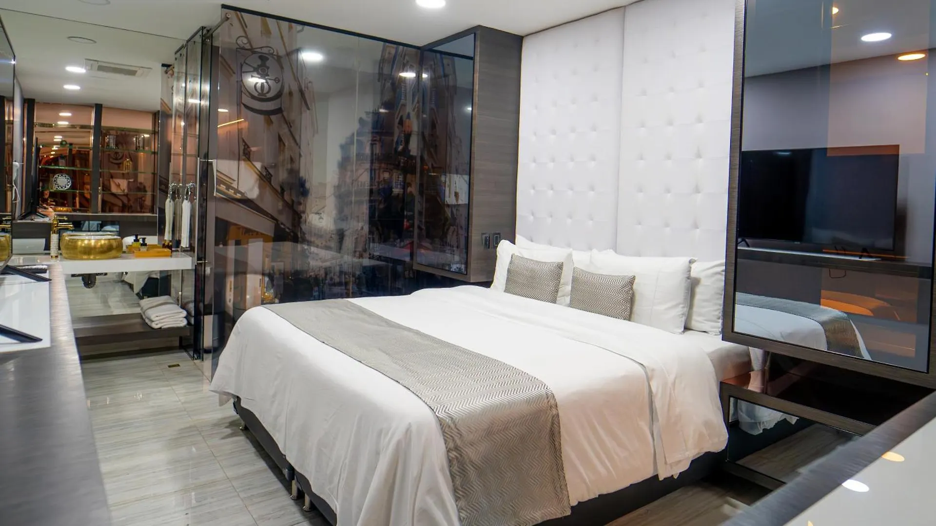 Apartment 1Million Luxury Suites Medellin